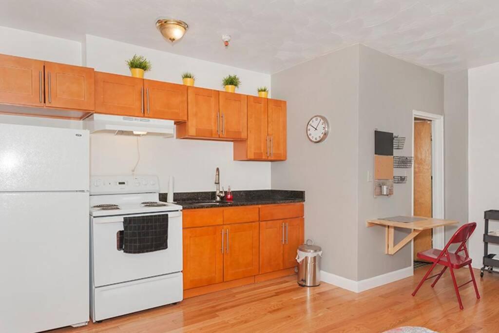 Downtown Studio Apt, Perfect For Medical Workers Boston Esterno foto